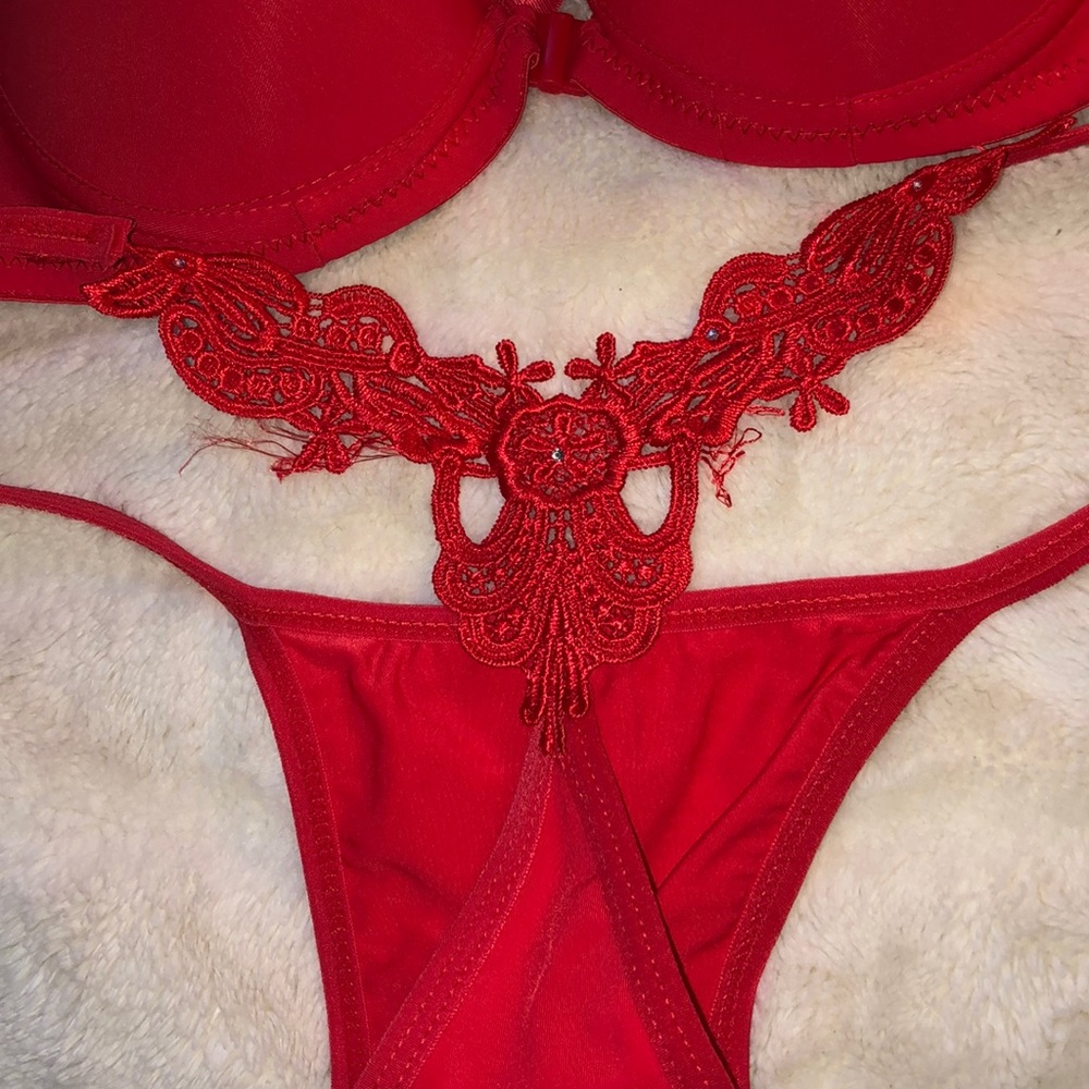 Red Lingerie Set - Picture 2 of 3